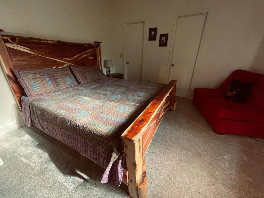Cabin With Treehouse Views, 3 King Beds, 4 Bunks, And Large Hot Tub! Gatlinburg Ngoại thất bức ảnh