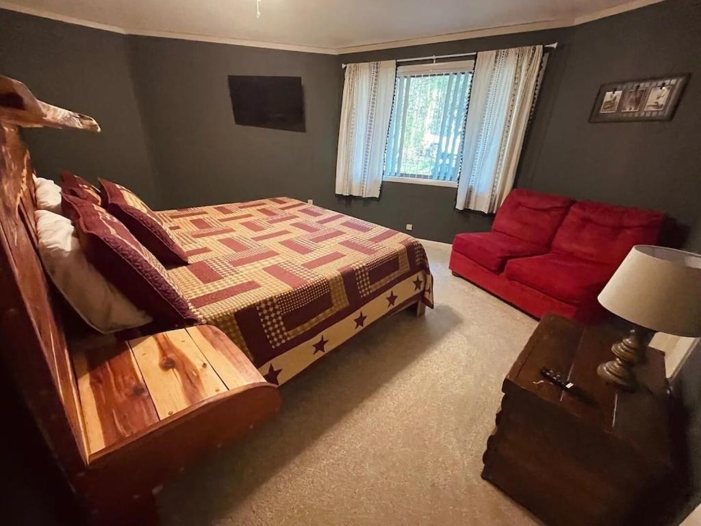 Cabin With Treehouse Views, 3 King Beds, 4 Bunks, And Large Hot Tub! Gatlinburg Ngoại thất bức ảnh