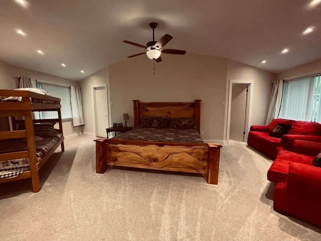 Cabin With Treehouse Views, 3 King Beds, 4 Bunks, And Large Hot Tub! Gatlinburg Ngoại thất bức ảnh